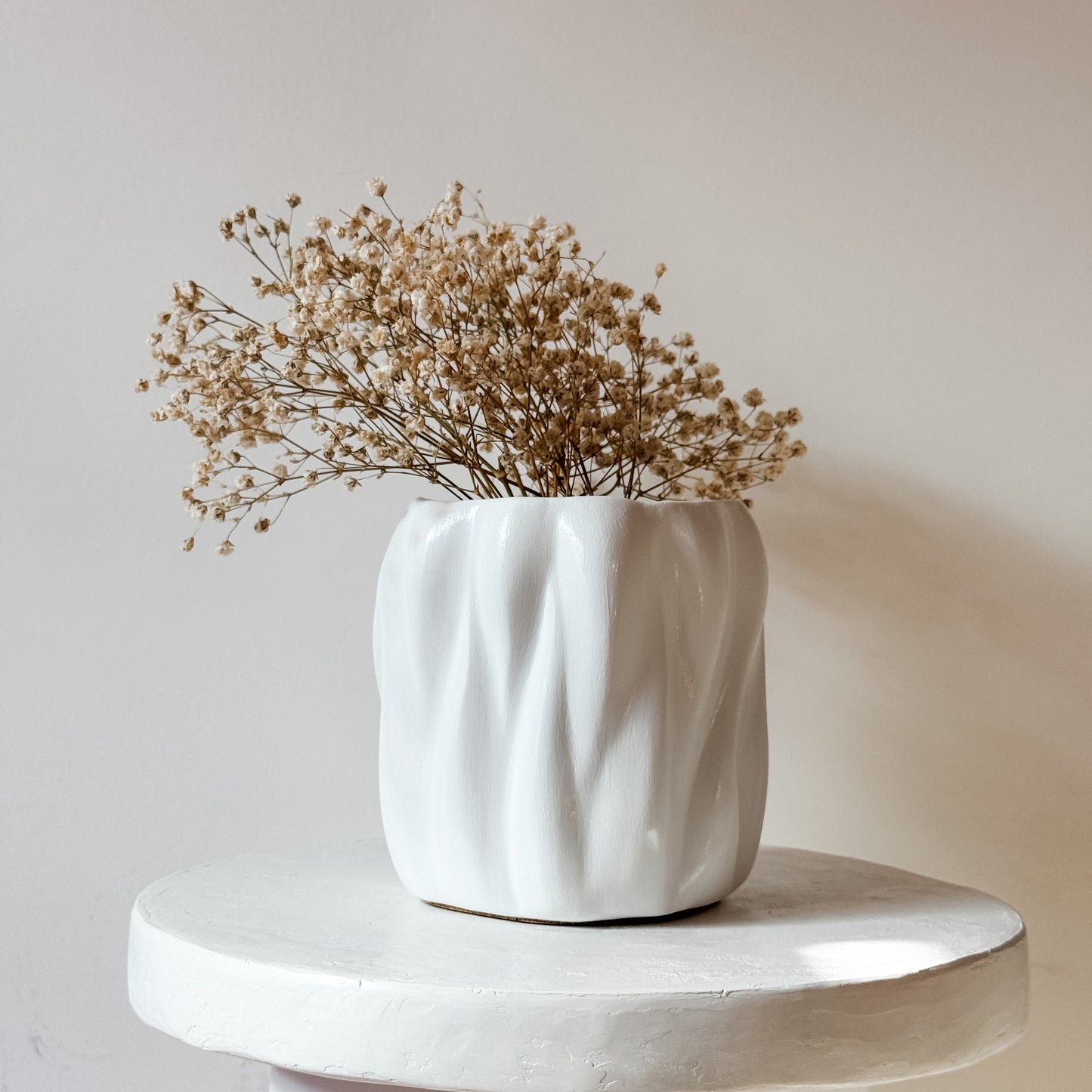 White Curva Vase
